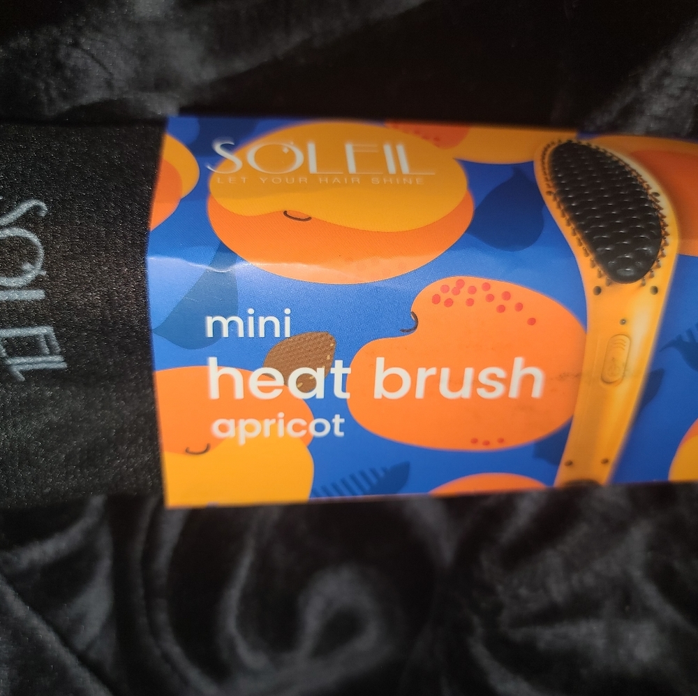 Mini straighter brush